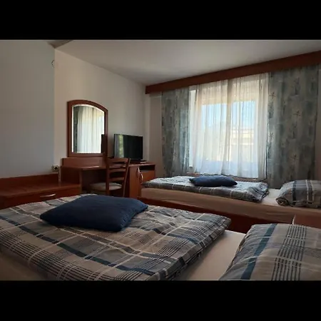 فندق مبيت وإفطار Mijosek روغاسكا سْلاتِنا